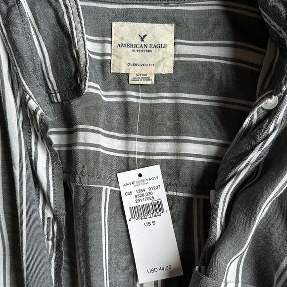 AMERICAN EAGLE RELAXED BUTTON UP- S - Picture 2 of 3